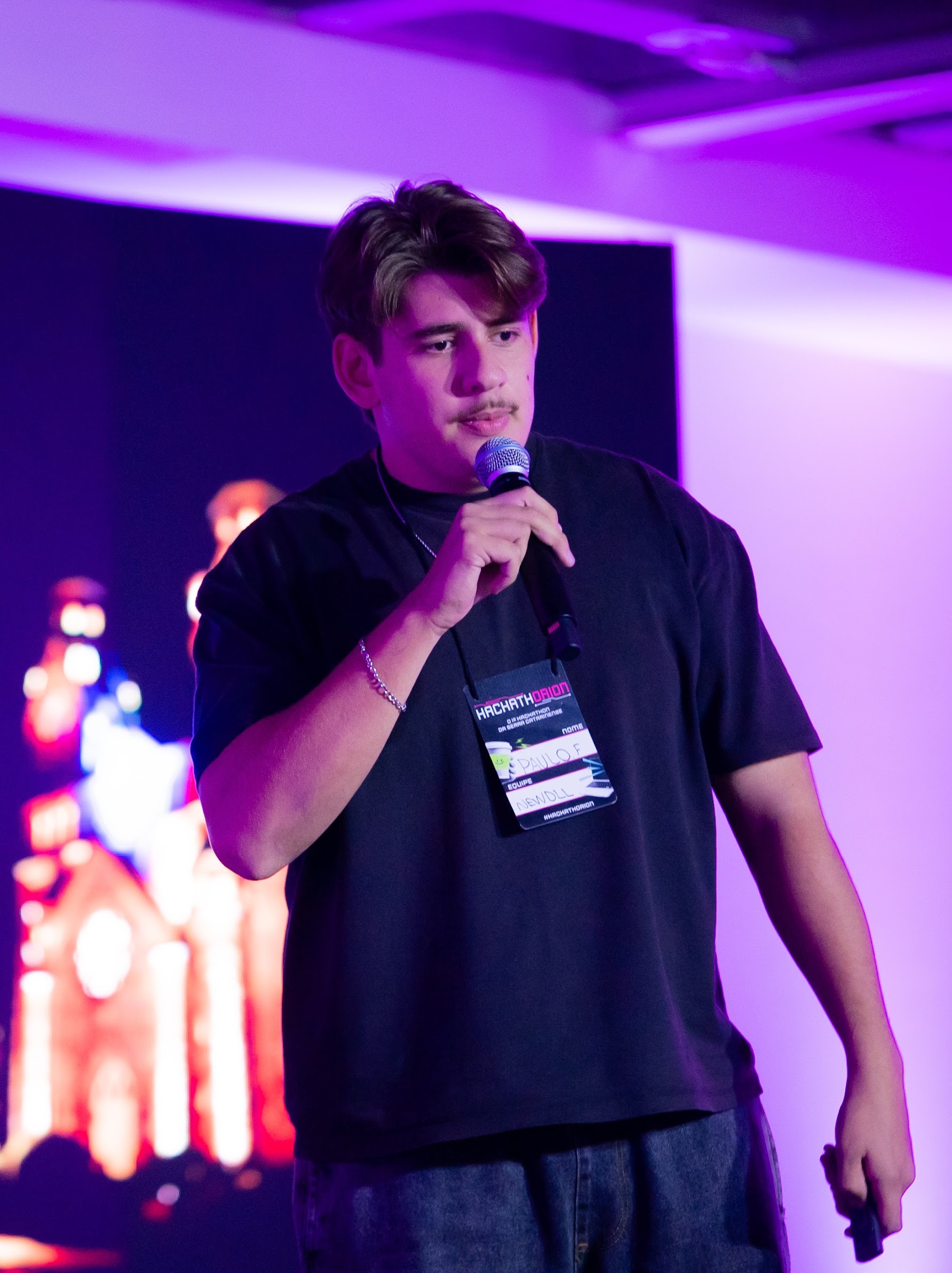 Paulo Sérgio Furtado Filho durante apresentação acadêmica